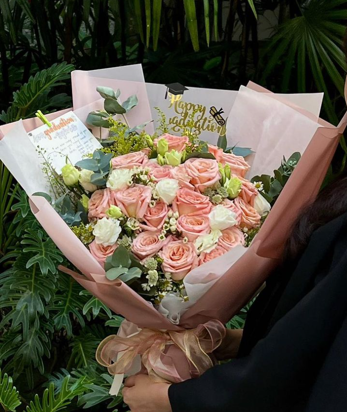 Large Pinkish Bouquet